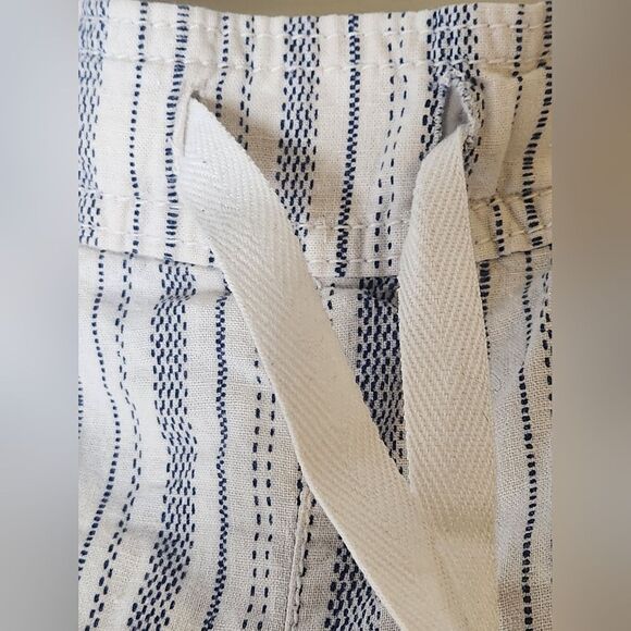 SO L White Blue Striped 4 Pockets BeltLoops LINEN Blend Women’s Shorts - Picture 4 of 9